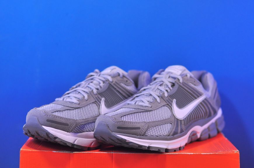 Кросівки Nike Zoom Vomero 5 HF1553-003 HF1553-003 фото