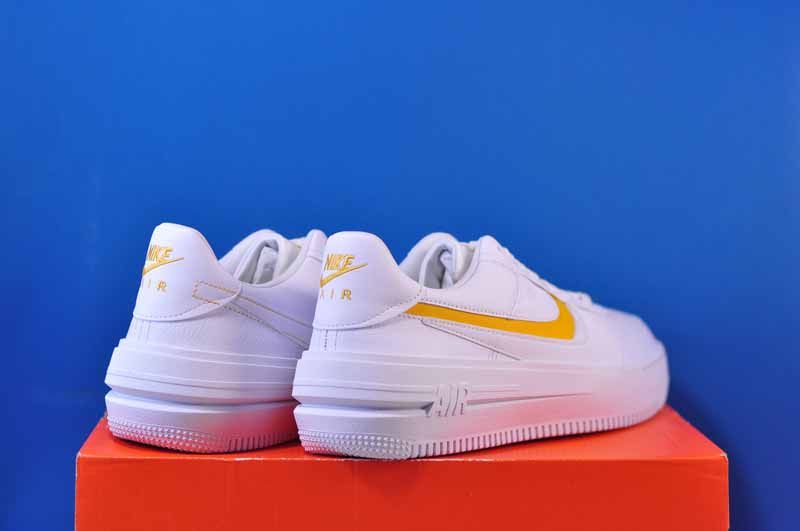 Кросівки Nike Air Force 1 Plt.Af.Orm DJ9946-102 фото