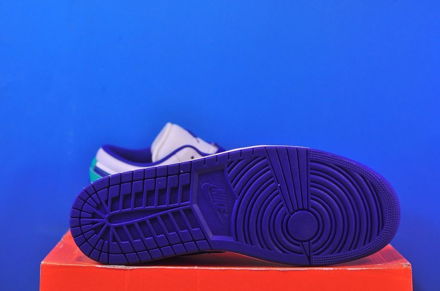 Кросівки Nike Air Jordan 1 Low 553558-147 553558-147 фото