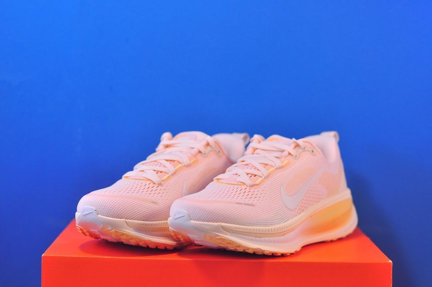 Кросівки Nike Air Zoom Vomero 18 Beige HM6804-800 HM6804-800 фото