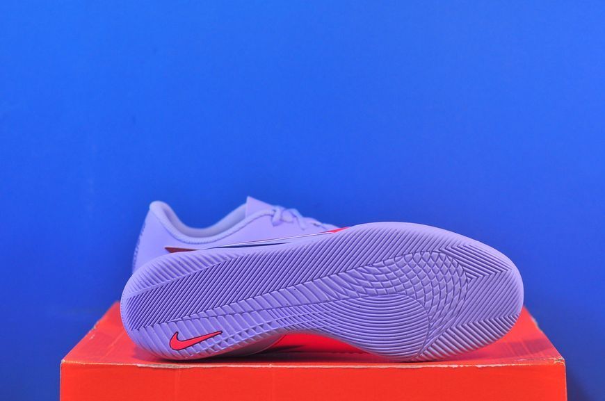 Футзалки Nike Phantom 6 Low Club IC HQ2323-400 HQ2323-400 фото