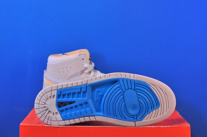 Кросівки Nike Air Jordan 1 Zm Air Cmft 2 DV1307-180 DV1307-180 фото