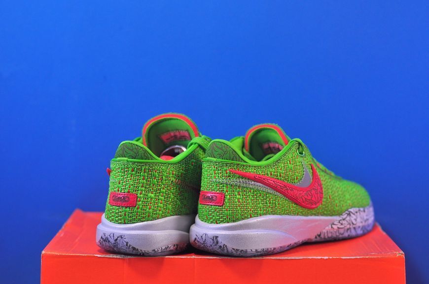 Кросівки Nike Lebron Xx Stocking Stuffer Green FJ4955-300 FJ4955-300 фото