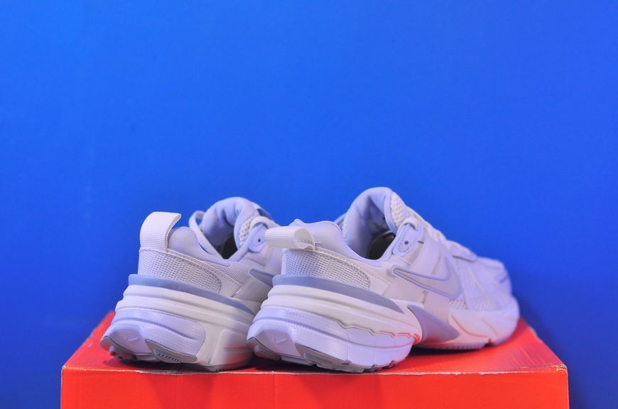 Кросівки Nike V2K Run White FD0736-009 FD0736-009 фото