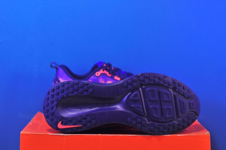 Кросівки Nike Vomero 18 IQ0602-400 IQ0602-400 фото