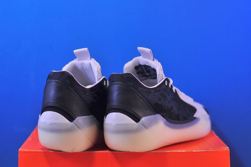 Кросівки Nike Air Jordan Xxxix Black FQ0213-010 FQ0213-010 фото