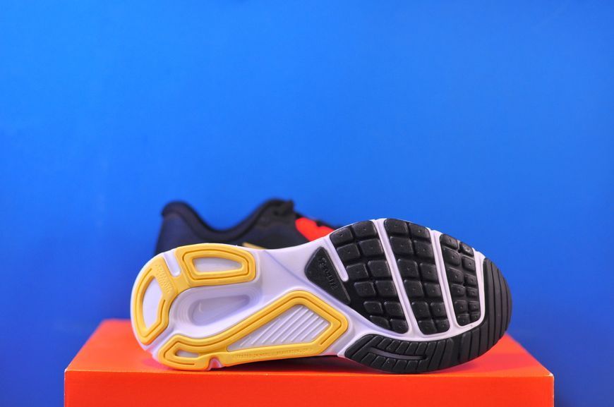 Кросівки Nike Structure Plus Grey HQ3048-003 HQ3048-003 фото