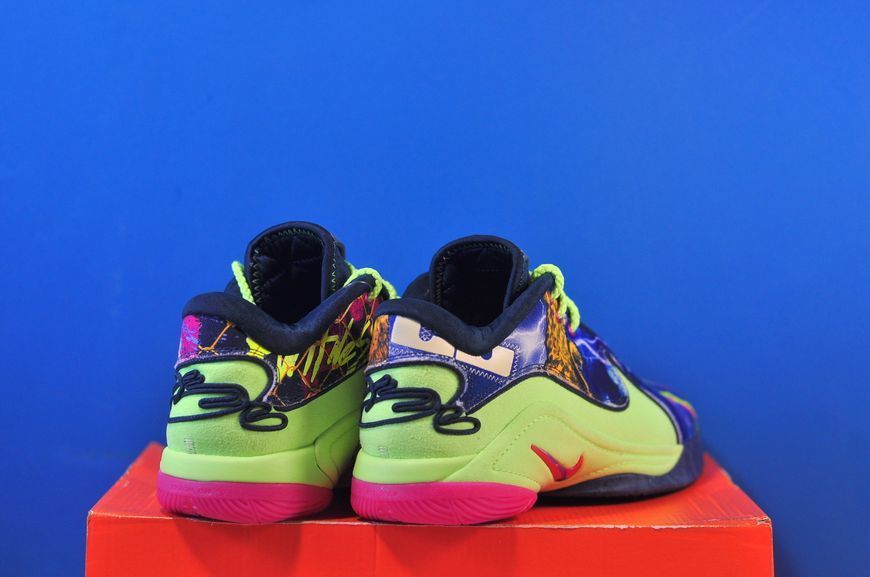 Кросівки Nike Lebron Xxii HV8451-400 HV8451-400 фото