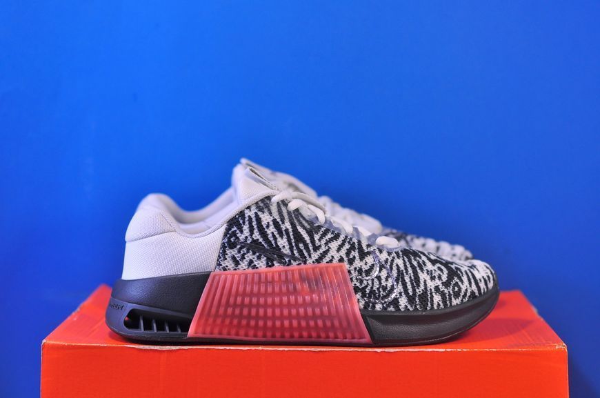 Кросівки Nike Metcon 9 FQ7217-100 фото