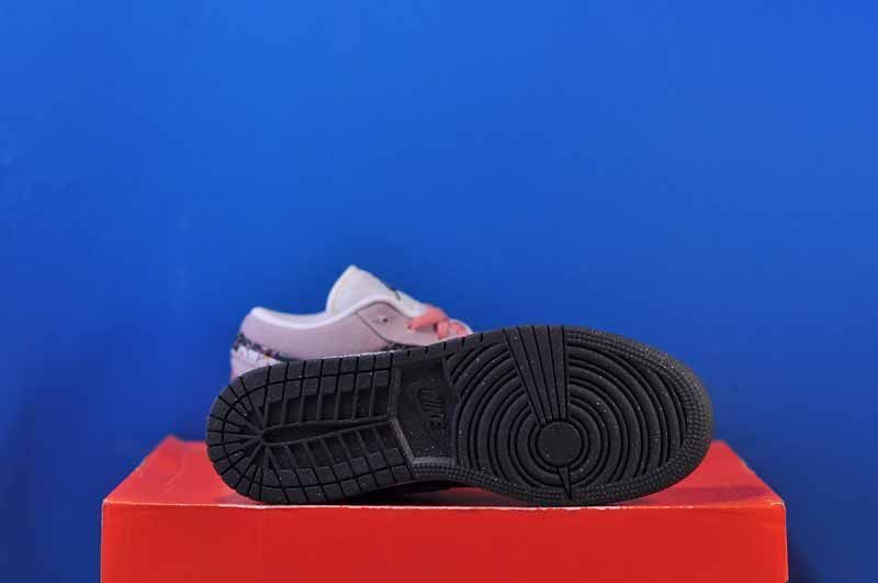 Кросівки Nike Air Jordan 1 Low Se Gs Pink/Black FJ3445-001 FJ3445-001 фото