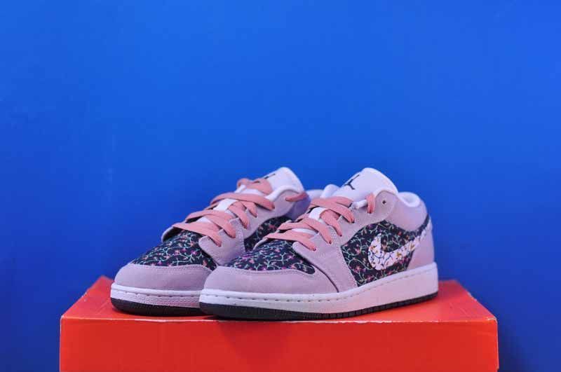 Кросівки Nike Air Jordan 1 Low Se Gs Pink/Black FJ3445-001 FJ3445-001 фото