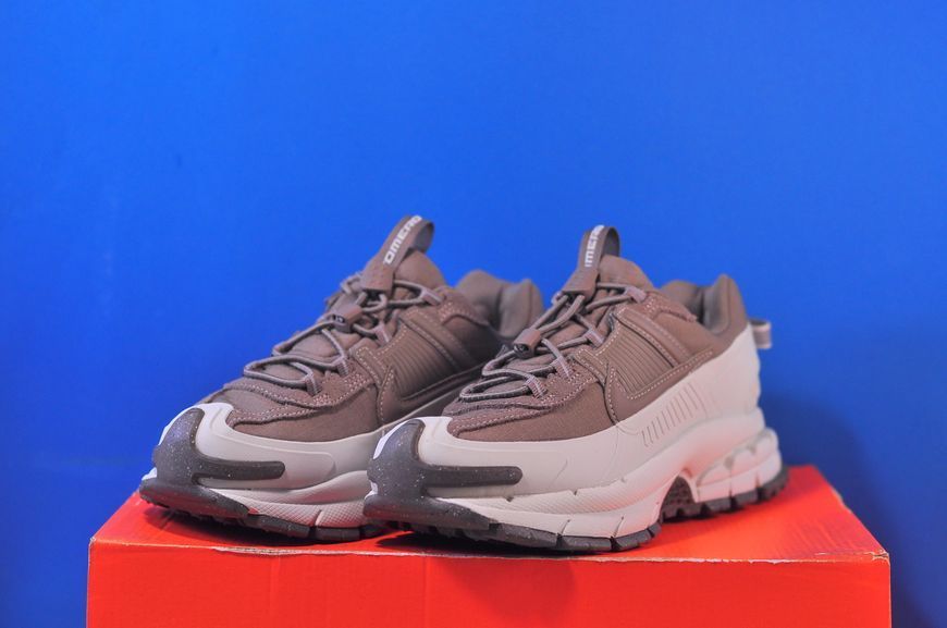 Кросівки Nike Zoom Vomero Roam Light Bone Mink Brown Hq2181-006 Hq2181-006 фото