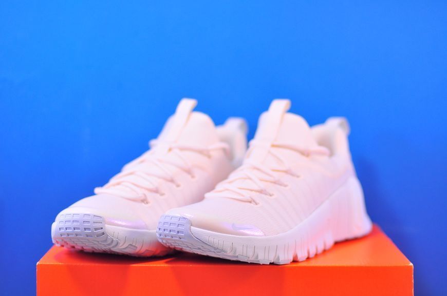 Кросівки Nike Free Metcon 6 FJ7126-112 FJ7126-112 фото