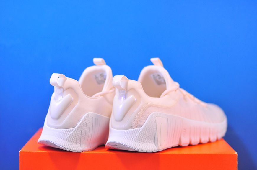 Кросівки Nike Free Metcon 6 FJ7126-112 FJ7126-112 фото