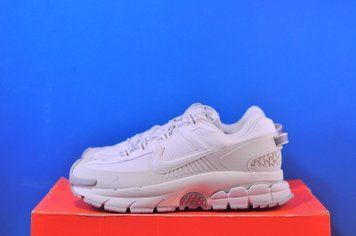 Кросівки Nike Zoom Vomero Roam White Beige HV6410-100 HV6410-100 фото