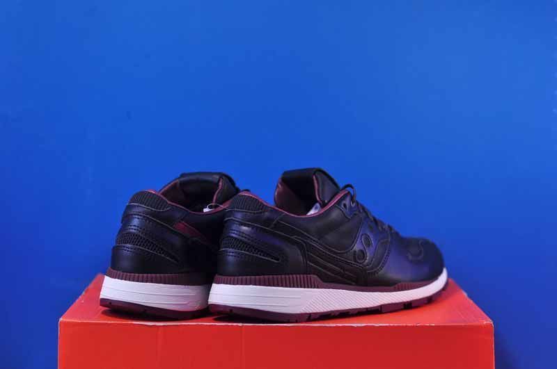 Кросівки Saucony Azura Black/Red S70486-1 S70486-1 фото