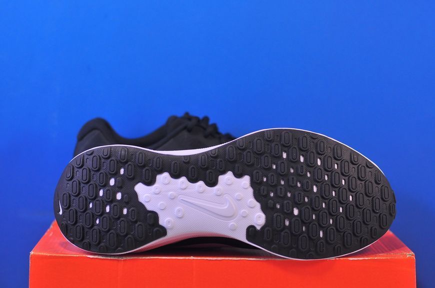 Кросівки Nike Revolution 7 FB2207-001 FB2207-001 фото