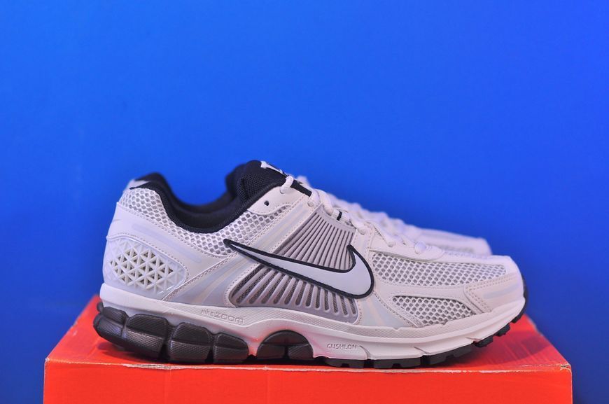 Кросівки Nike Zoom Vomero 5 FJ2028-001 FJ2028-001 фото