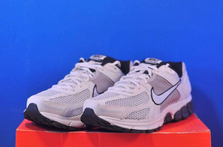 Кросівки Nike Zoom Vomero 5 FJ2028-001 FJ2028-001 фото