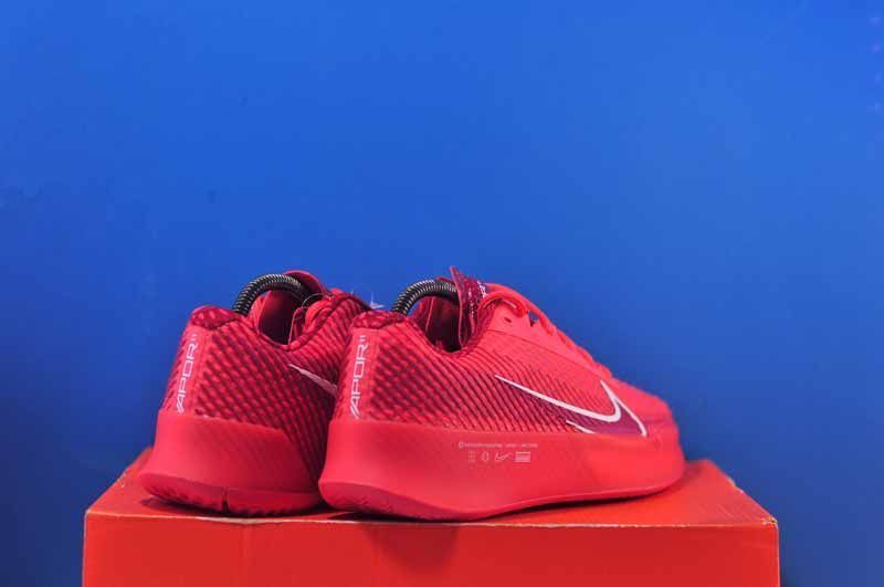 Тенісні кросівки Nike Court Air Zoom Vapor Pro DV2015-800 DV2015-800 фото