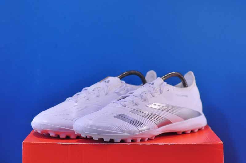 Сороконіжки Adidas Predator League L TF IE2613 IE2613 фото