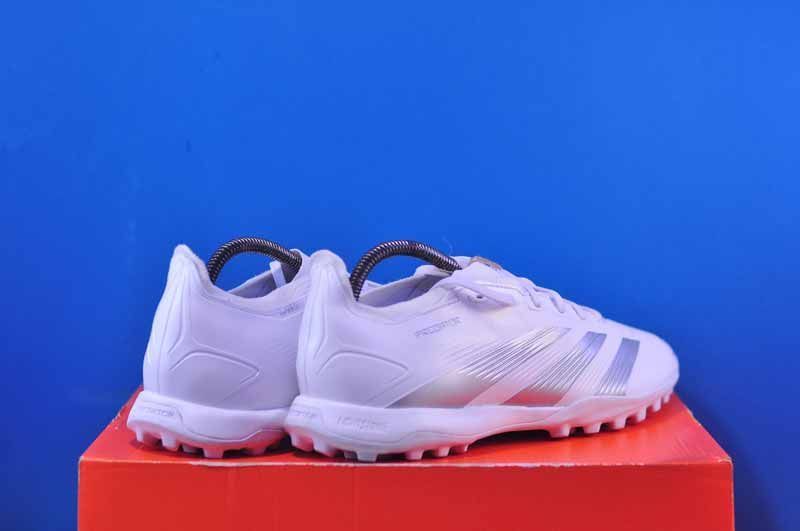 Сороконіжки Adidas Predator League L TF IE2613 IE2613 фото