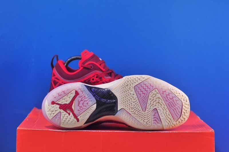 Кросівки Nike Air Jordan 37 Low 'Team Red' DV9989-601 DV9989-601 фото