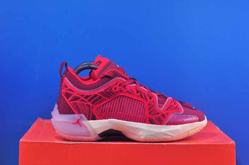 Кросівки Nike Air Jordan 37 Low 'Team Red' DV9989-601 DV9989-601 фото