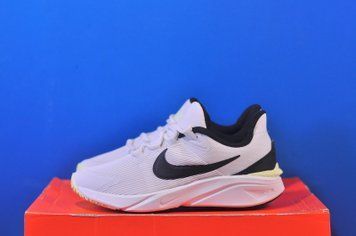 Кросівки Nike Star Runner 4 DX7615-102 DX7615-102 фото