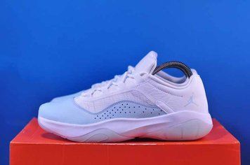 Кросівки Nike Air Jordan 11 Cmft Low DV2629-100 DV2629-100 фото