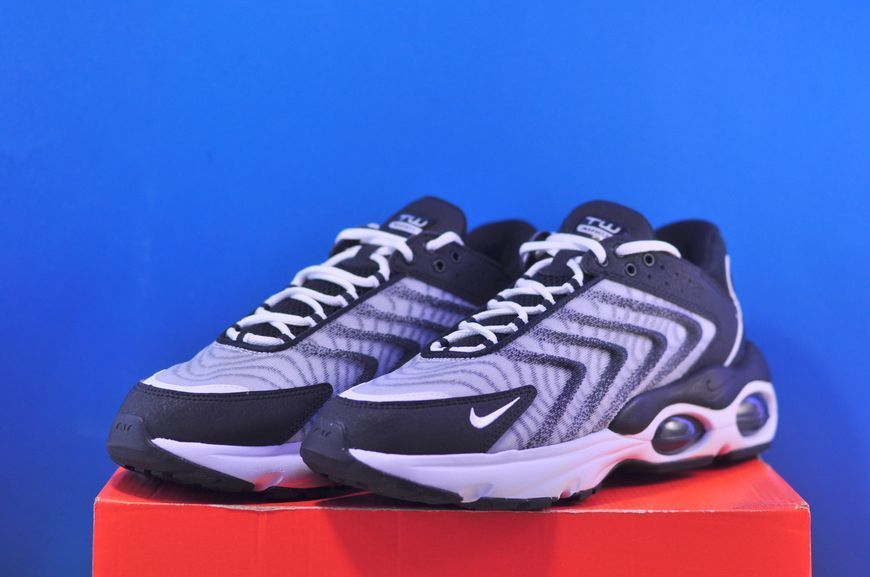 Кросівки Nike Air Max Tw Black/White DQ3984-001 фото