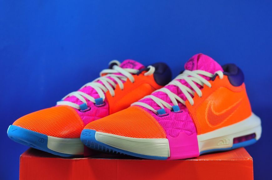 Кросівки Nike Lebron Witness 8 Orange FB2239-800 фото