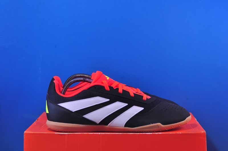 Футзалки Adidas Predator Club Indoor Sala Football Boots Black IG5448 IG5448 фото