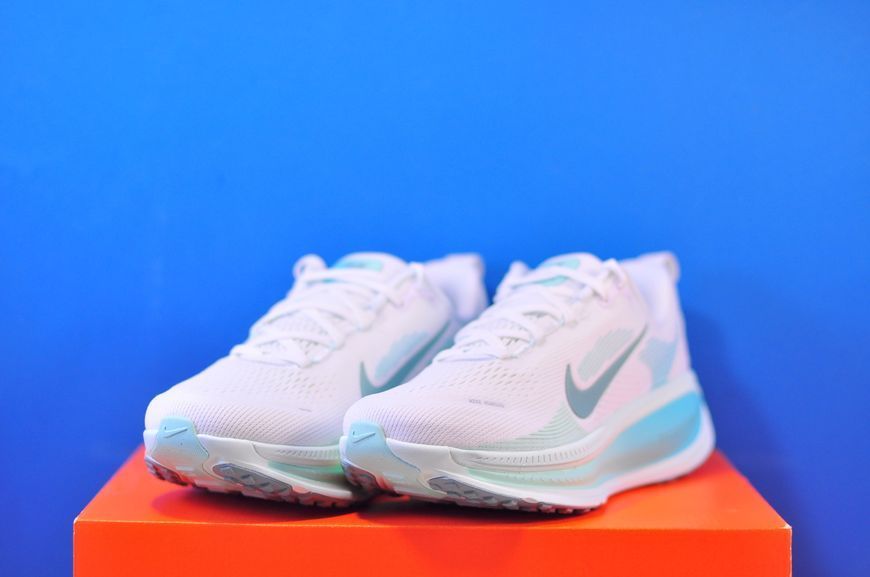 Кросівки Nike Air Zoom Vomero 18 HM6804-106 HM6804-106 фото