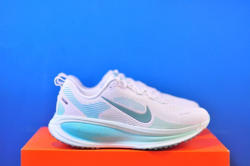 Кросівки Nike Air Zoom Vomero 18 HM6804-106 HM6804-106 фото