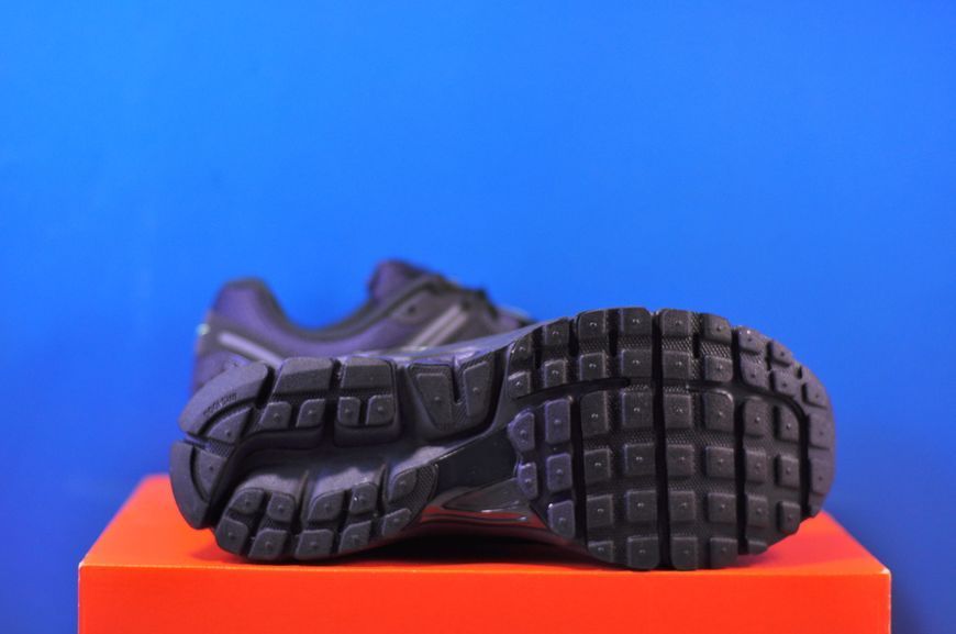 Кросівки Nike Zoom Vomero 5 Grey IQ6589-002 IQ6589-002 фото