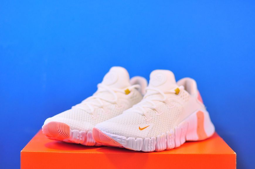 Кросівки Nike Free Metcon 4 CZ0596-104 CZ0596-104 фото