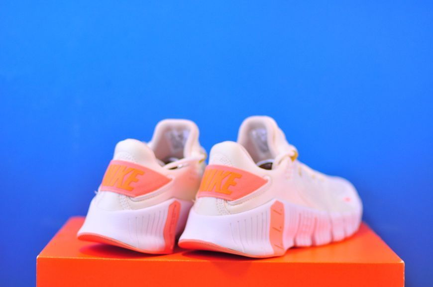 Кросівки Nike Free Metcon 4 CZ0596-104 CZ0596-104 фото