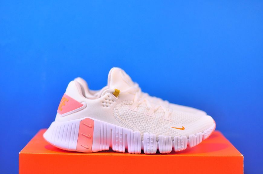 Кросівки Nike Free Metcon 4 CZ0596-104 CZ0596-104 фото