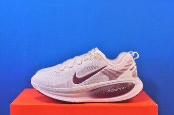 Кросівки Nike Vomero 18 Pale Ivory / Silt Red HM6804-108 HM6804-108 фото