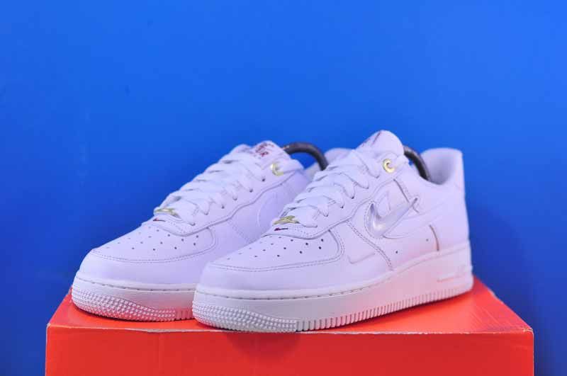 Кросівки Nike Air Force 1 07 Premium White DZ5616-100 DZ5616-100 фото