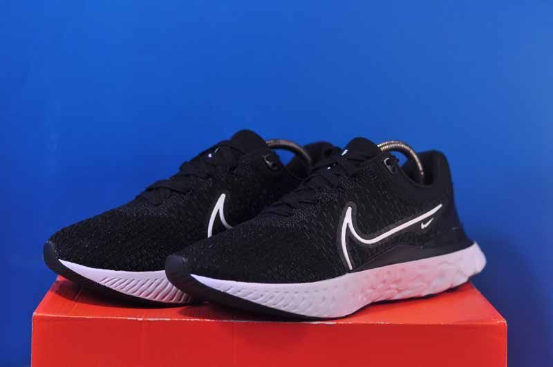 Кросівки Nike React Infinity Run Fk 3 DH5392-001 DH5392-001 фото