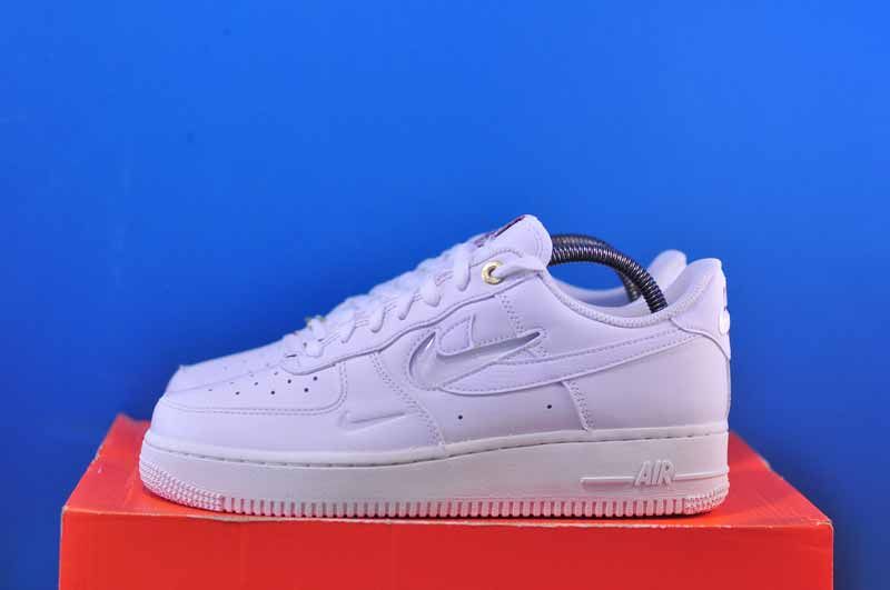 Кросівки Nike Air Force 1 07 Premium White DZ5616-100 DZ5616-100 фото