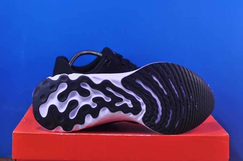 Кросівки Nike React Infinity Run Fk 3 DH5392-001 DH5392-001 фото