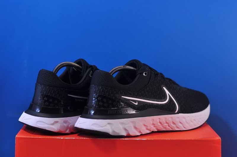 Кросівки Nike React Infinity Run Fk 3 DH5392-001 DH5392-001 фото