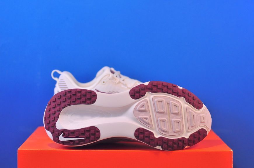 Кросівки Nike Vomero 18 Pale Ivory / Silt Red HM6804-108 HM6804-108 фото