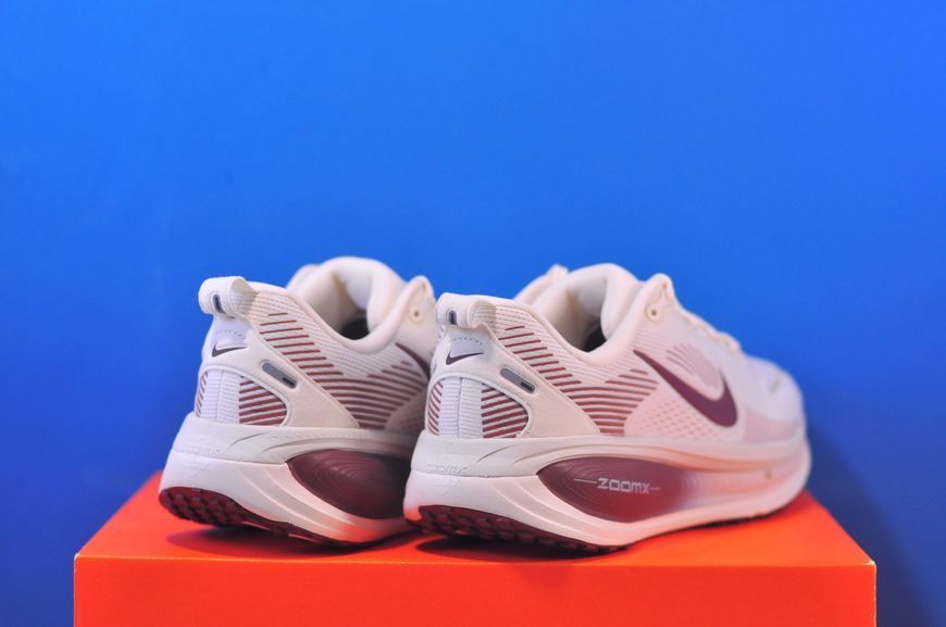 Кросівки Nike Vomero 18 Pale Ivory / Silt Red HM6804-108 HM6804-108 фото