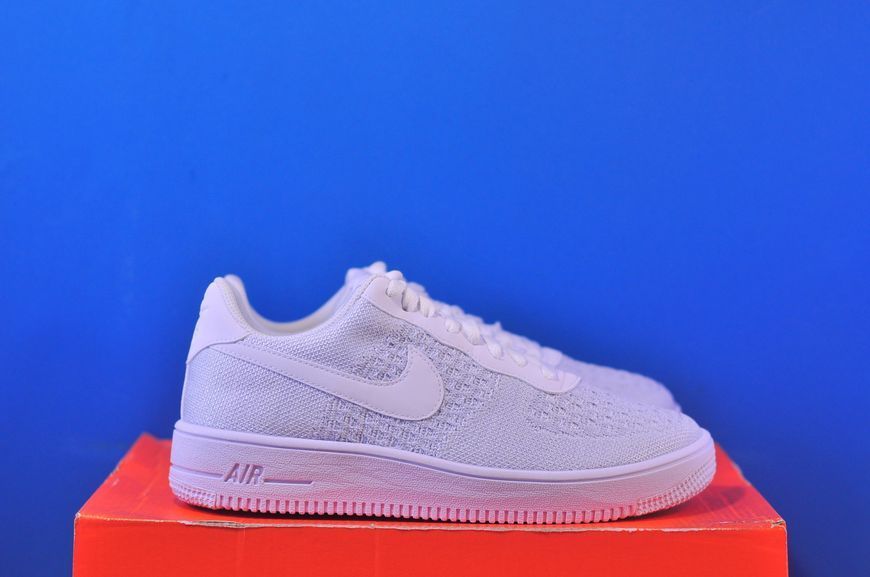 Кросівки Nike Air Force 1 Low Flyknit Triple White AV3042-100 AV3042-100 фото