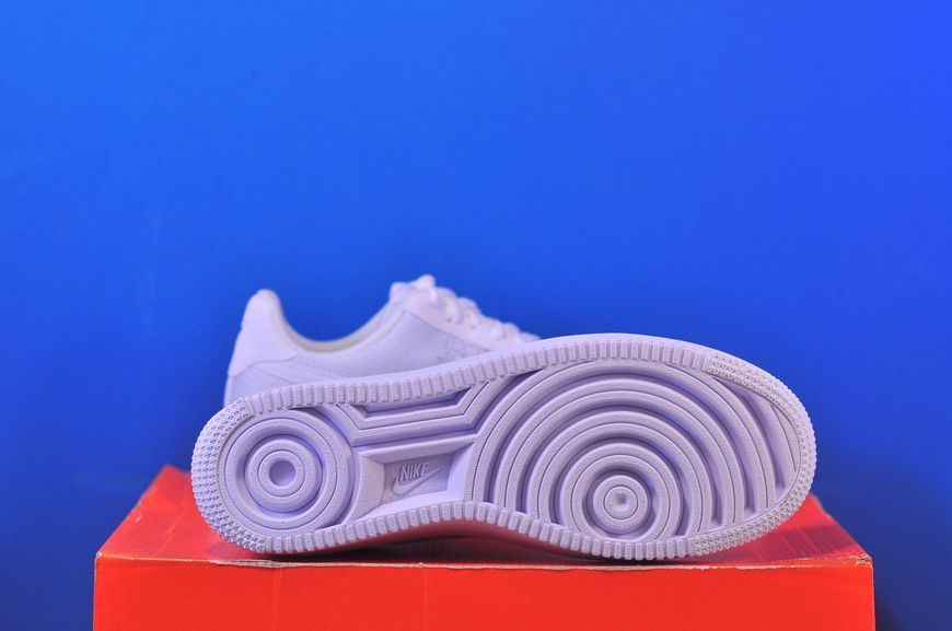 Кросівки Nike Air Force 1 Low Flyknit Triple White AV3042-100 AV3042-100 фото