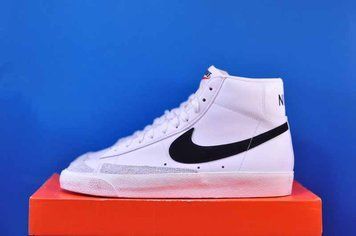 Кросівки Nike Blazer Mid 77 Vintage BQ6806-100 фото
